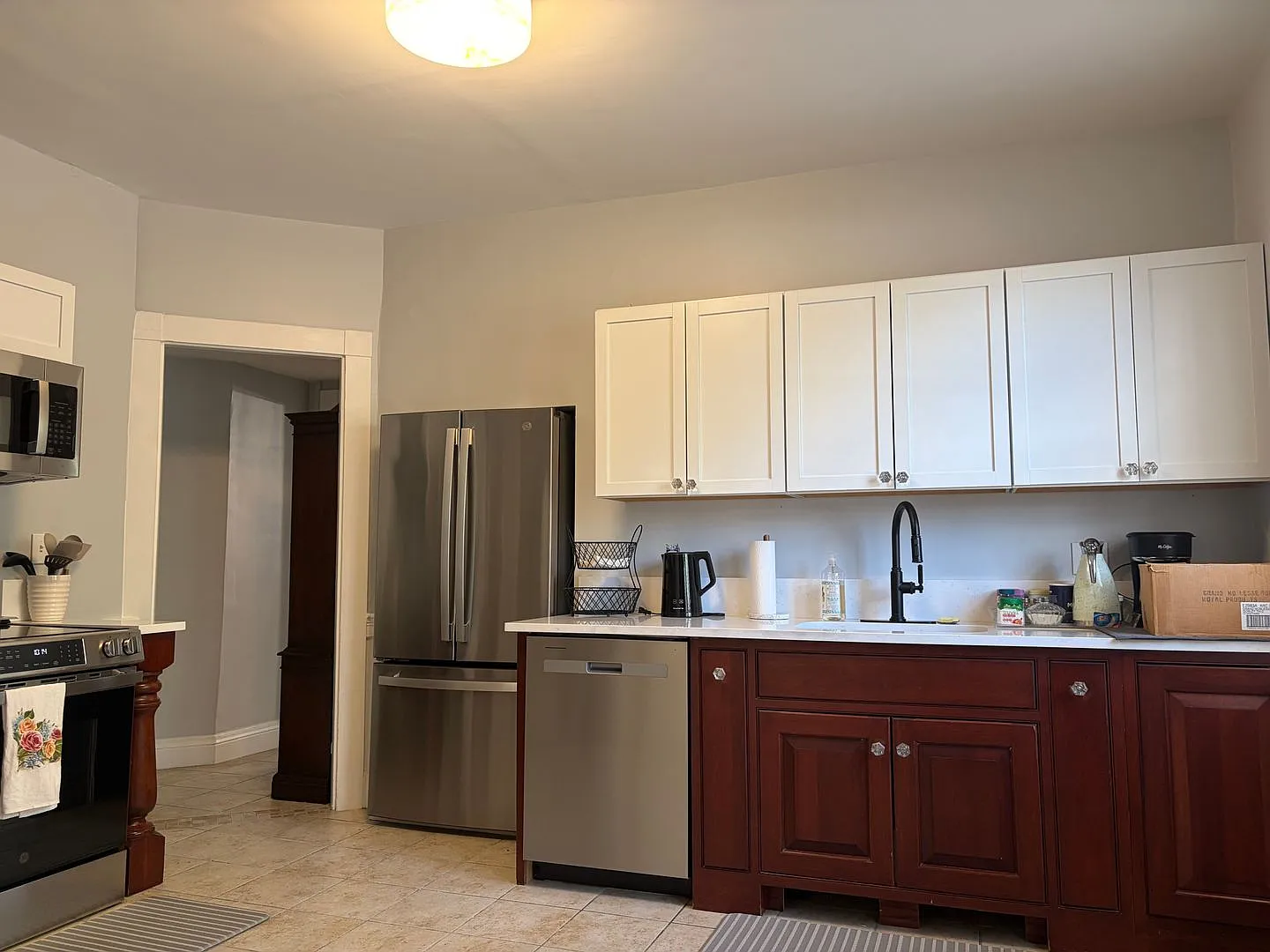 No Brokers Fee, Large Single-Family House on Mt Auburn. Could be Furnished, Office, Fee Laundry ,... — Photo 2