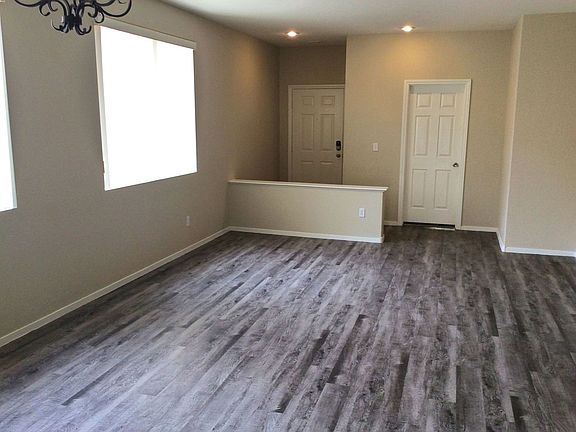 3rd image of 2262 Chestnut Bluffs Ave