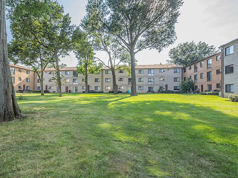 Rose Hill Apartments — Photo 27
