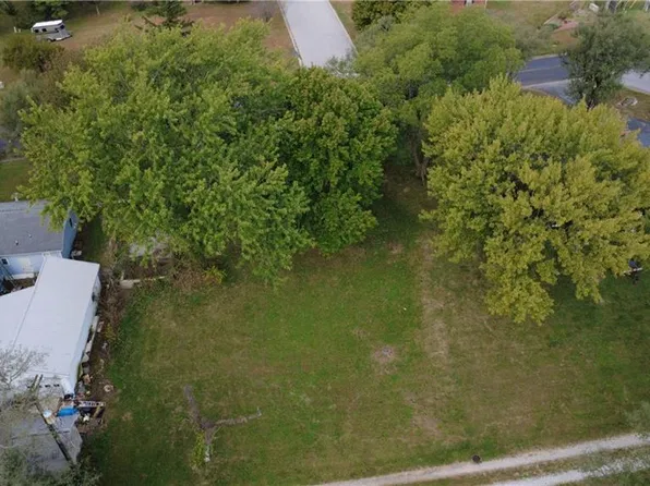 Main St, Dearborn, MO 64439