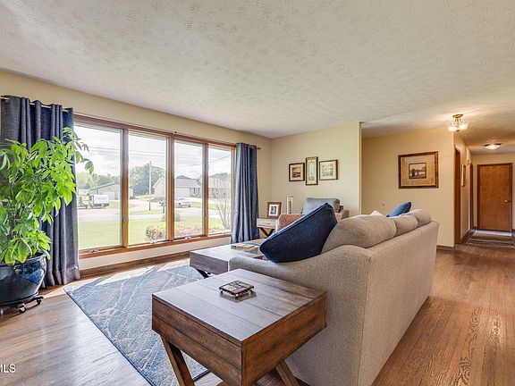 5th image of 209 Harmony Acres Dr E #E