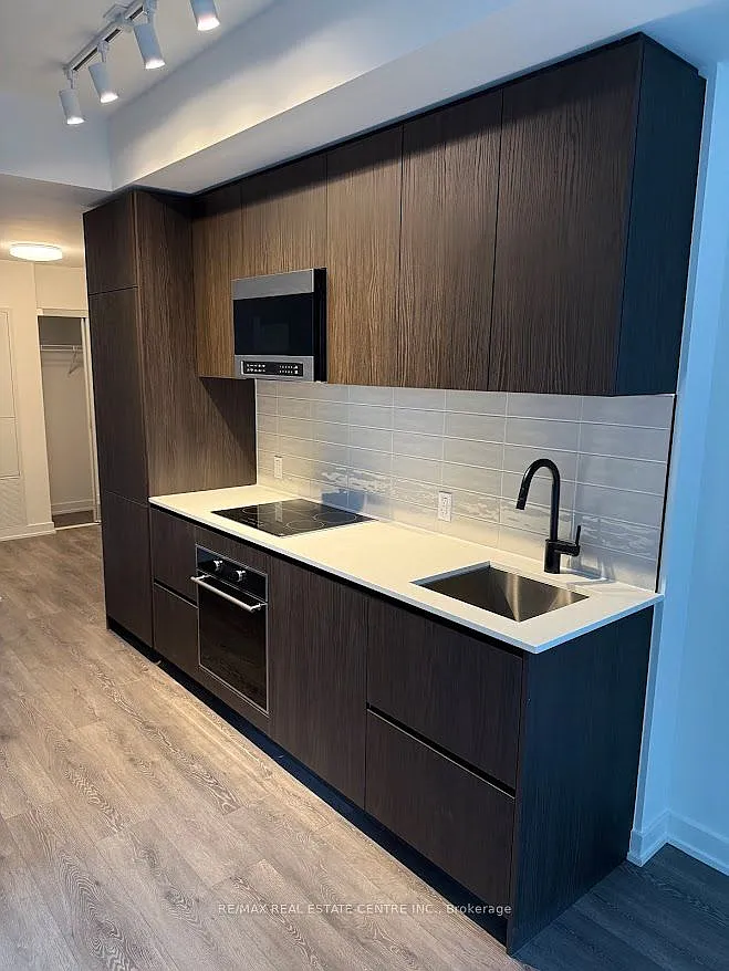 1 bed, $2,100 — Photo 3