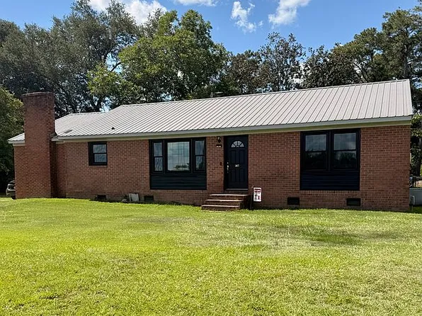 3617 Old Wire Rd W, Wallace, SC 29596