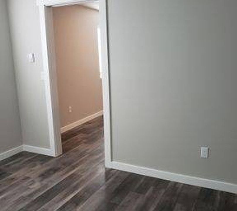 1st image of 612 NE Santiam Blvd Unit 4