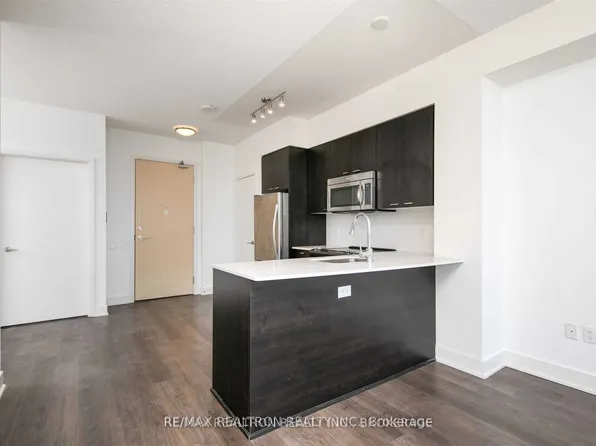 30 Roehampton Ave, Toronto, ON