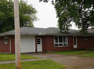 203 S 5th St, Bellevue, IA 52031