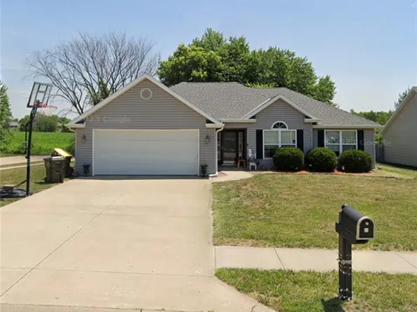 824 E Market St, Savannah, MO 64485