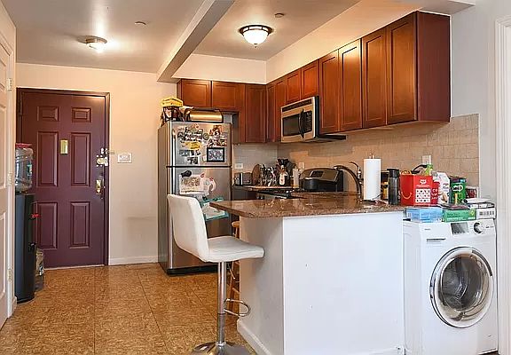 5th image of 71-33 162nd St #5C