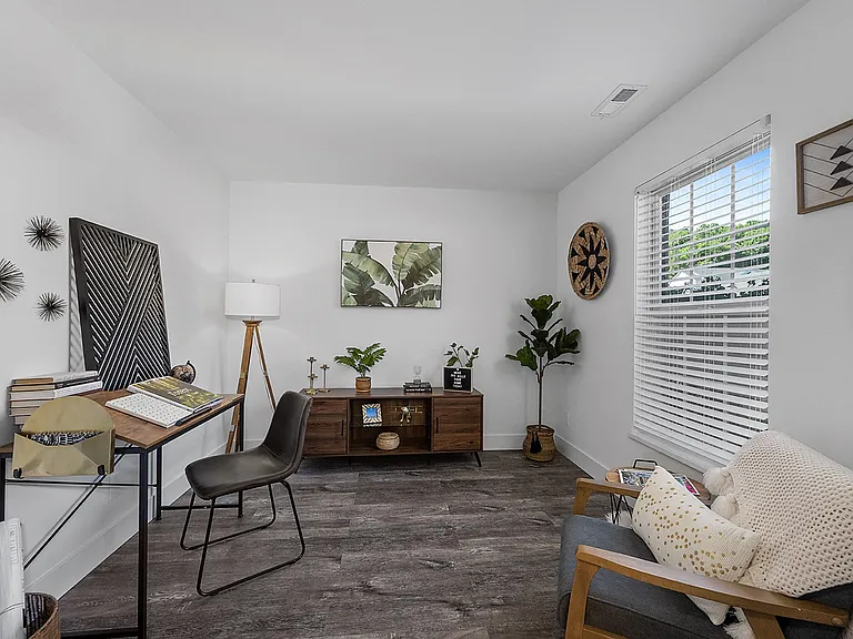 Ivy Hills Living Spaces — Photo 135