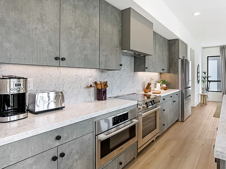 1320 W Cannon Dr #6 — Photo 3