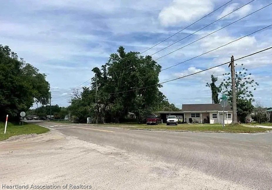 2nd image of 449 Lake View Dr