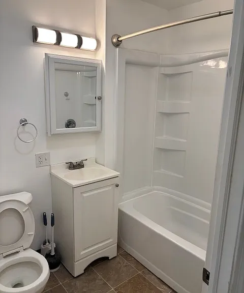 1520 Centre St #2 — Photo 3