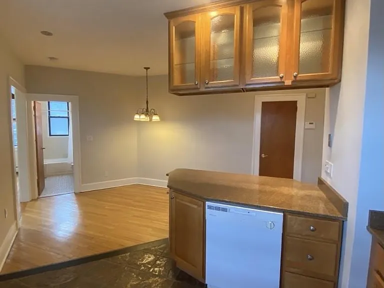 553 Undercliff Ave #12A — Photo 2