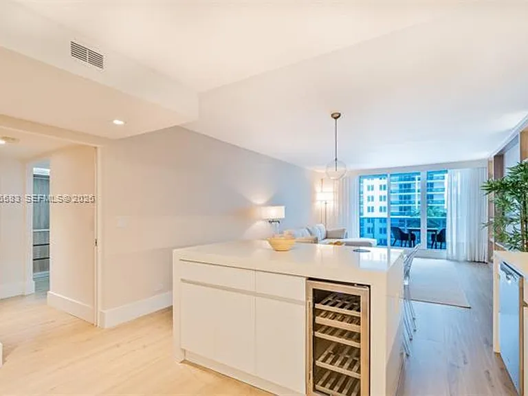 2301 Collins Avenue Cu #719 — Photo 5