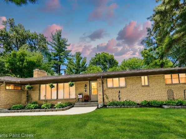220 Boyken Rd, Rochester Hills, MI 48307