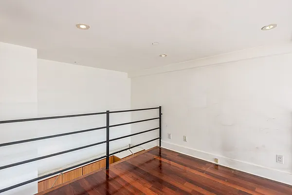 Rented by Nooklyn NYC LLC | media 24