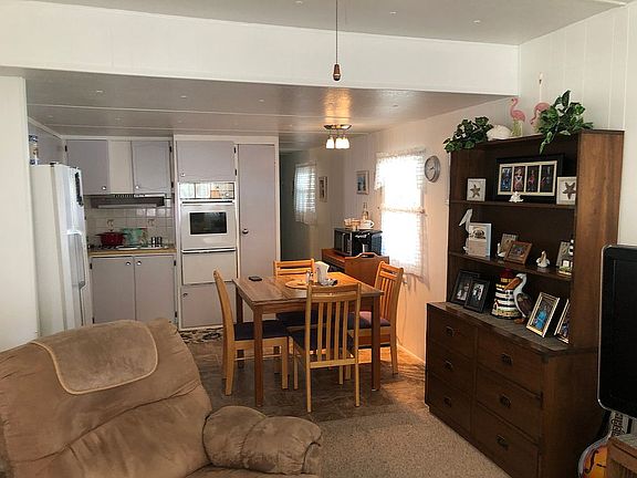 Kitchen dining room combo