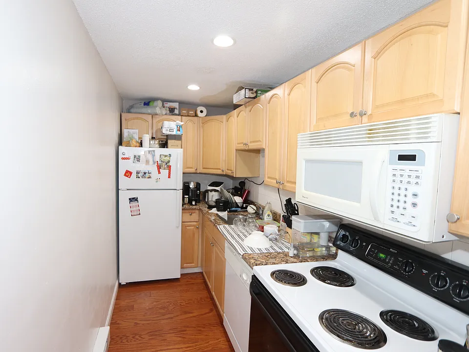 94 Beacon St #14