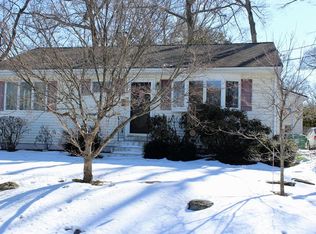 1 Louise Rd, Burlington, MA 01803