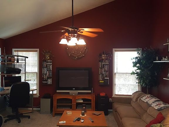5th image of 100 Beaverwood Ln