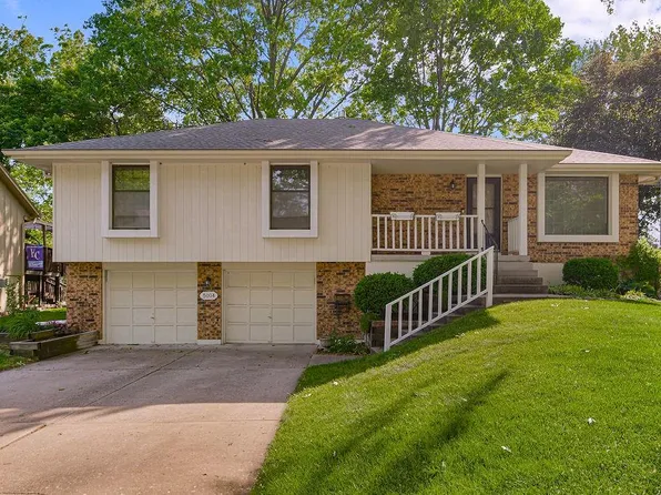 5004 S Kendall Dr, Independence, MO 64055