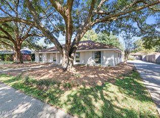 217 Presbytere Pkwy, Lafayette, LA 70503