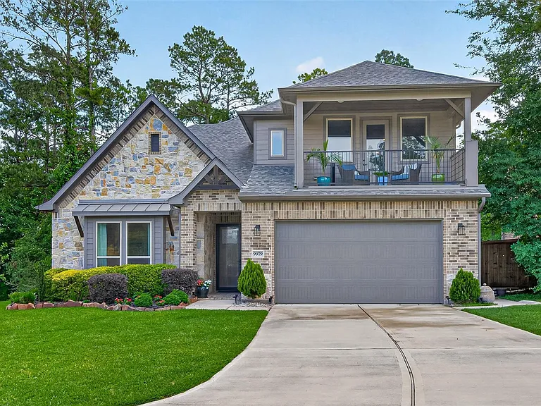 9979 Pebble Glen Dr — Photo 1