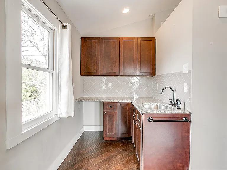 1405 S Henderson St — Photo 62
