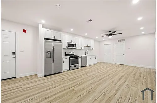 439 W Girard Ave #4 Photo 1