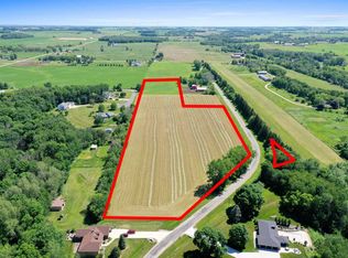 Hidden Valley Ln, De Pere, WI 54115