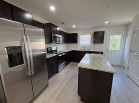 VILLAGES AT STATHAM NOW LEASING!