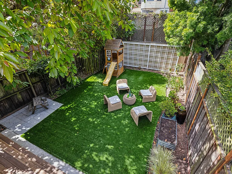 2718 Pine St — Photo 34