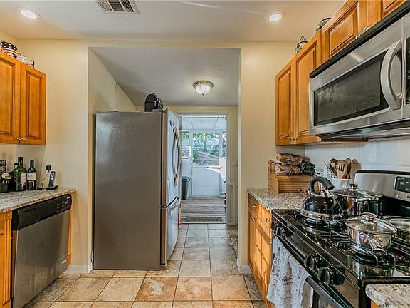 4th image of 4635 Burlington Ave N