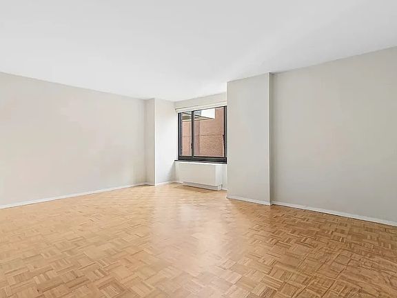 3rd image of 200 Rector Pl APT 9R