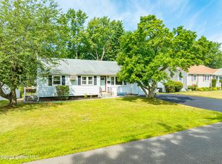 9 Aragon Ave, Latham, NY 12110