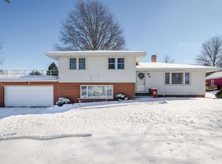 3210 220th Trl, Middle Amana, IA 52307