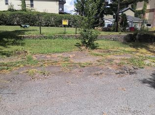 12 Mill St, Carbondale, PA 18407