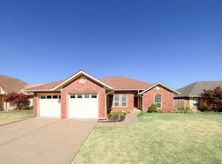 613 Shamrock Cir, Ponca City, OK 74601