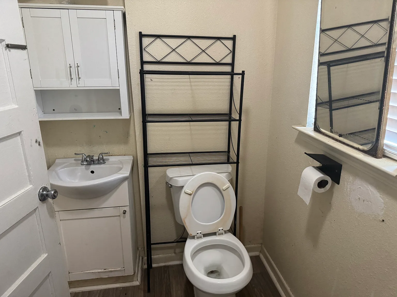 3 bed, 850 sqft, $1,300 — Photo 4