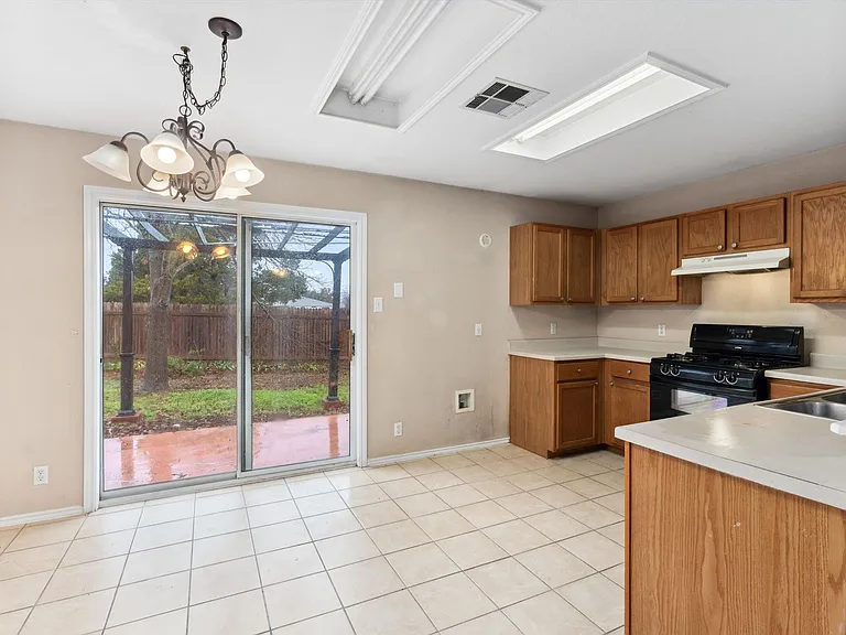 107 McCarthur Dr — Photo 6