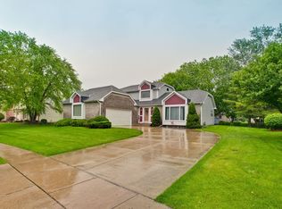 147 Brentwood Trl, Elgin, IL