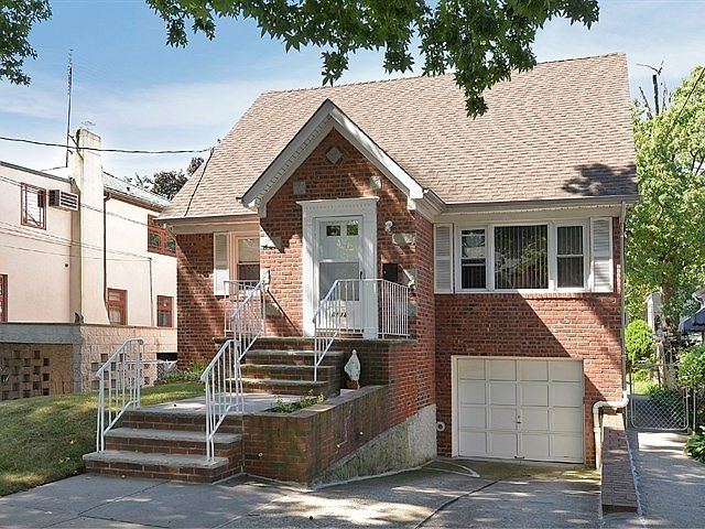 1st image of 6118 214th St