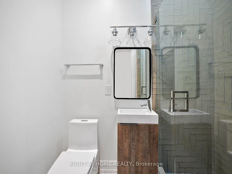 94 Concord Ave E #1 — Photo 9