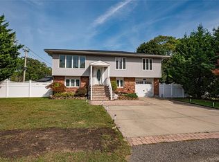 1 Buchanan Ave, Wyandanch, NY 11798