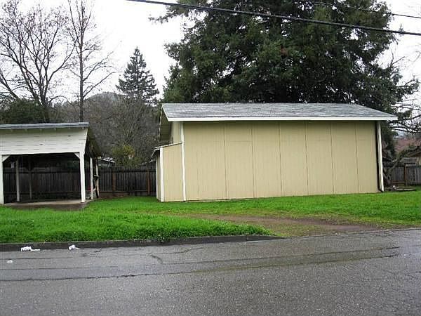 2nd image of 808 Hazel Ave