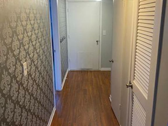 3rd image of 1071 NW Greenwood St #1071