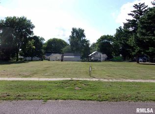 201 S Pollard Ave, Manito, IL 61546