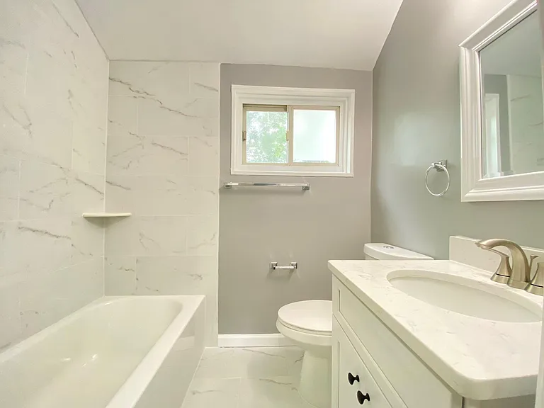 2301 Houston St — Photo 4