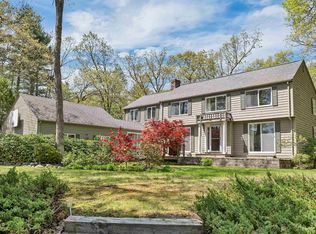 15 Autumn St, Windham, NH 03087