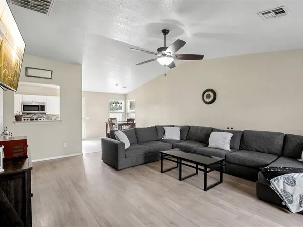 9117 Checkerbloom Dr, Oklahoma City, OK 73165